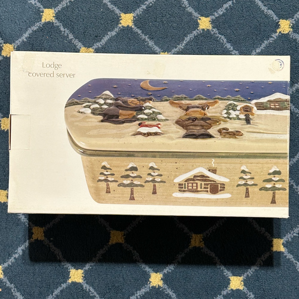 Sonoma Lodge Covered Server